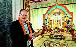 French diplomat visits Gorakhnath temple in Gorakhpur, praises city's development under UP CM Yogi Adityanath
