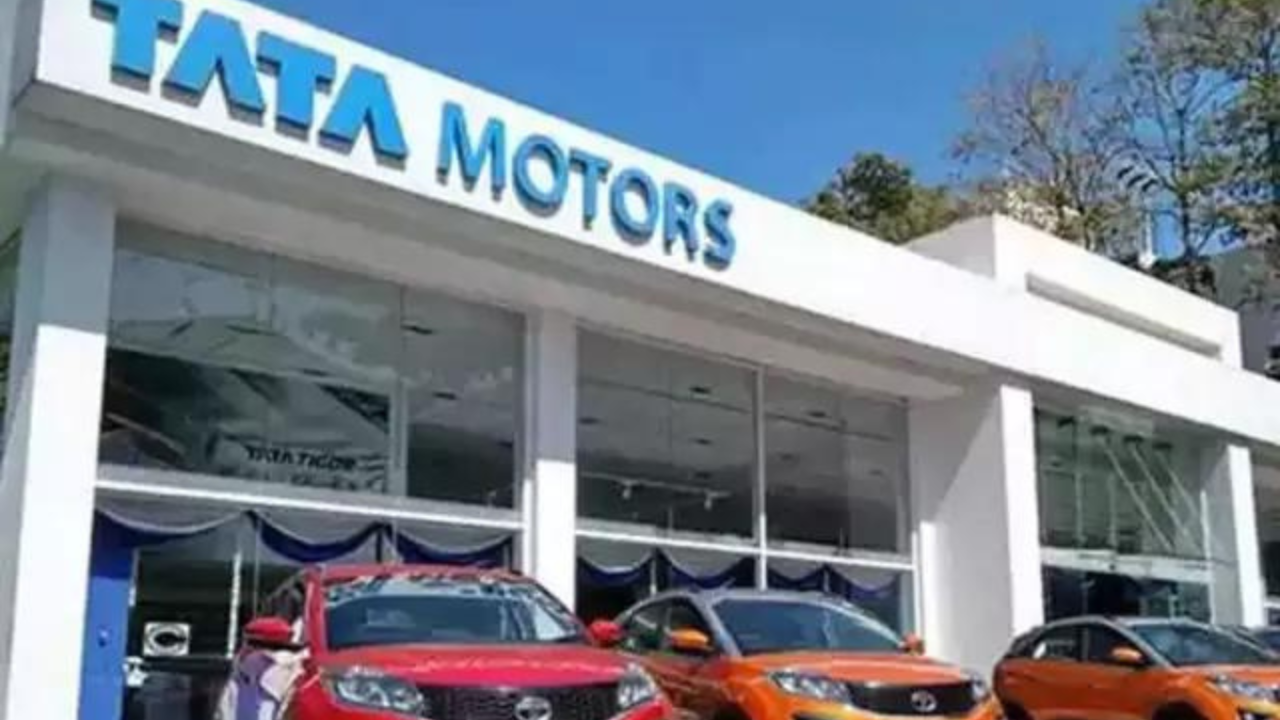 Tata Motors shares slip over 8%; market capitalization declines by Rs 29,016 crore