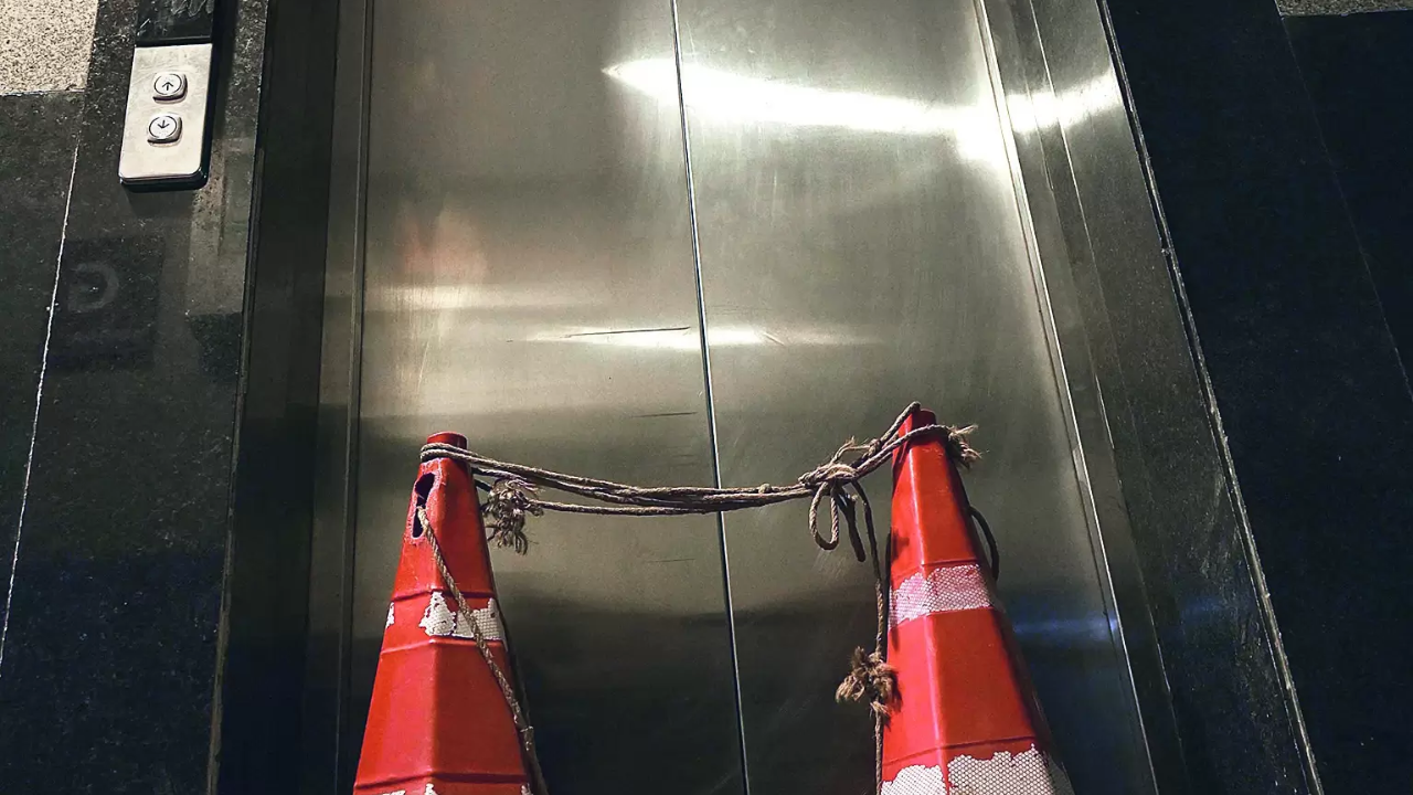 Noida lift 'take off’: How elevator changed direction while moving down, rose 21 floors to hit ceiling