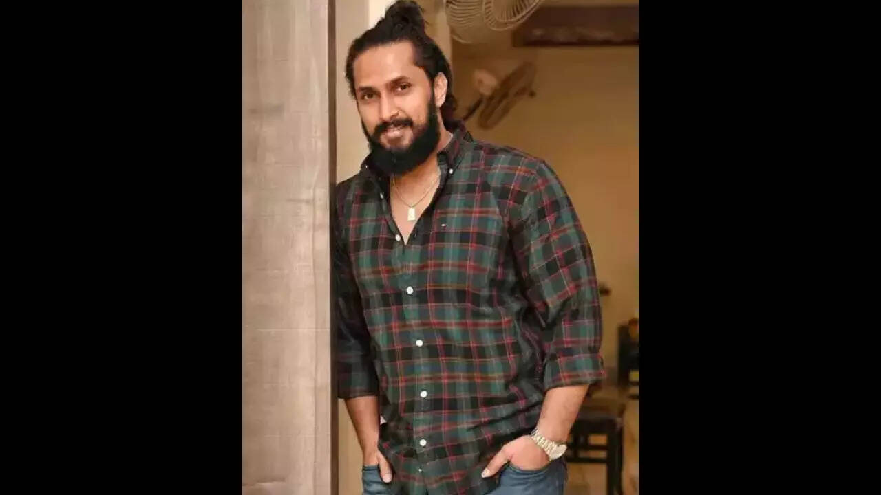 Actor Chetan Chandra attacked by 20 men in road rage incident