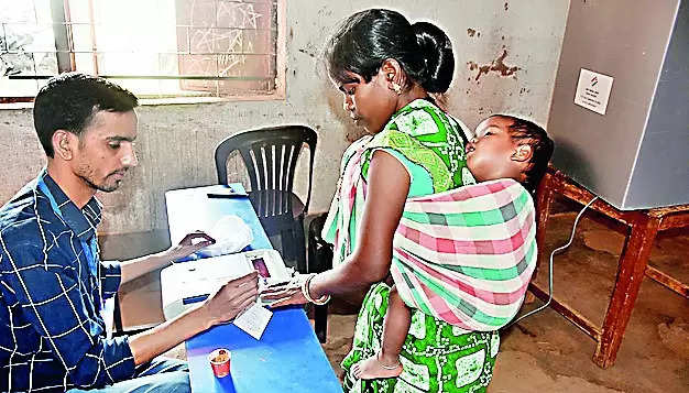 Lohardaga sees brisk voting in rural pockets since morning