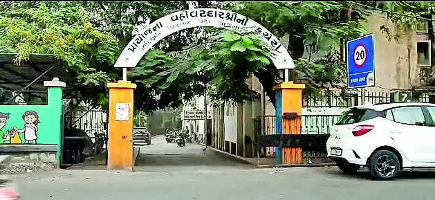 Chhota Udepur fake office: Key accused in judicial custody dies at hospital