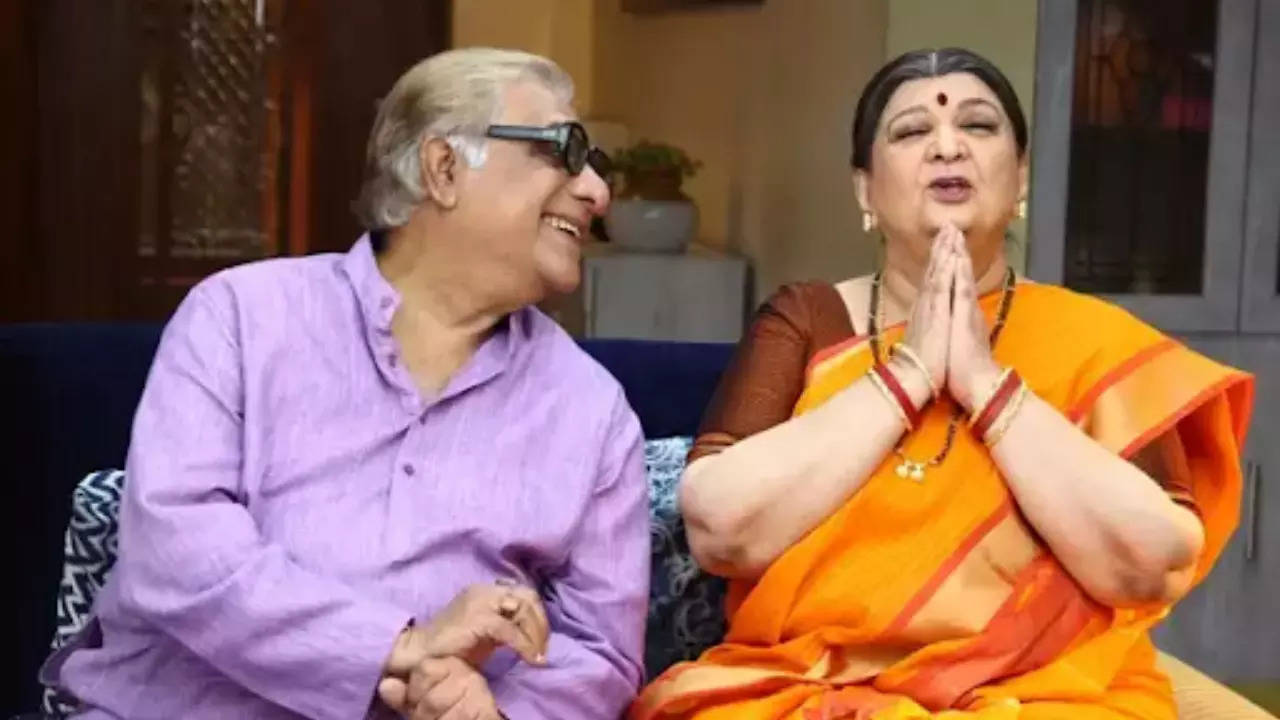 Wagle Ki Duniya: Srinivas and Radhika Wagle go on a romantic date night