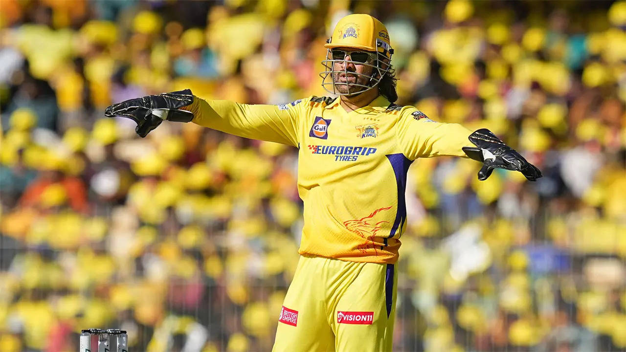 'Is this MS's last run?': Ex-CSK star on Dhoni's retirement rumours
