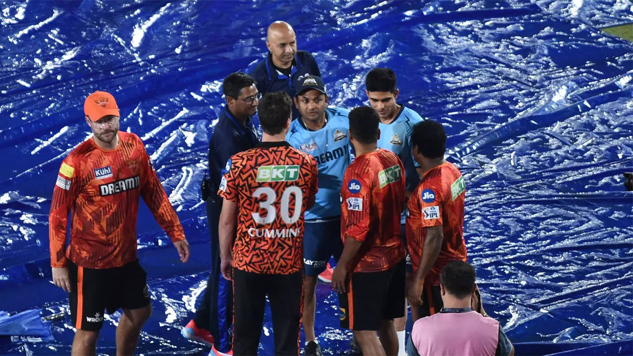 Rain and players' departures steal IPL's shine over the last leg