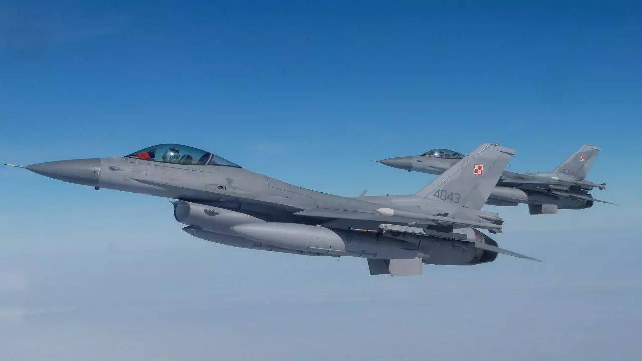 Singapore to resume flying F-16 jets after crash this month