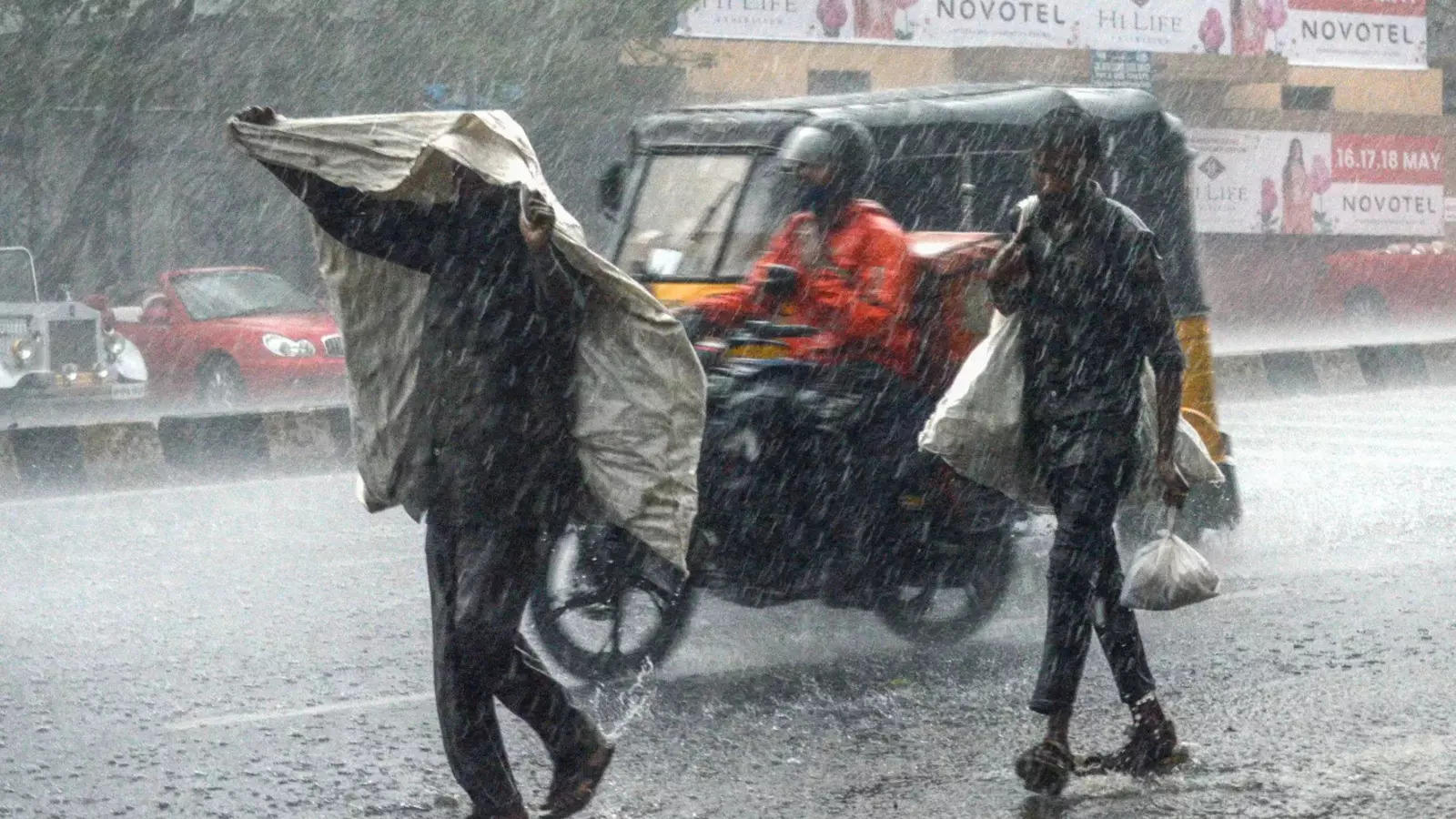 Kerala rains: High probability of flooding in 6 districts; emergency centres, hospitals on alert