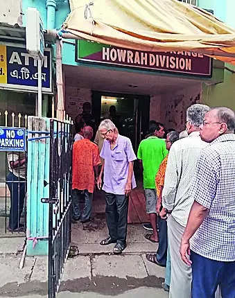 At Chinsurah bldg, voters go downstairs for date with EVM