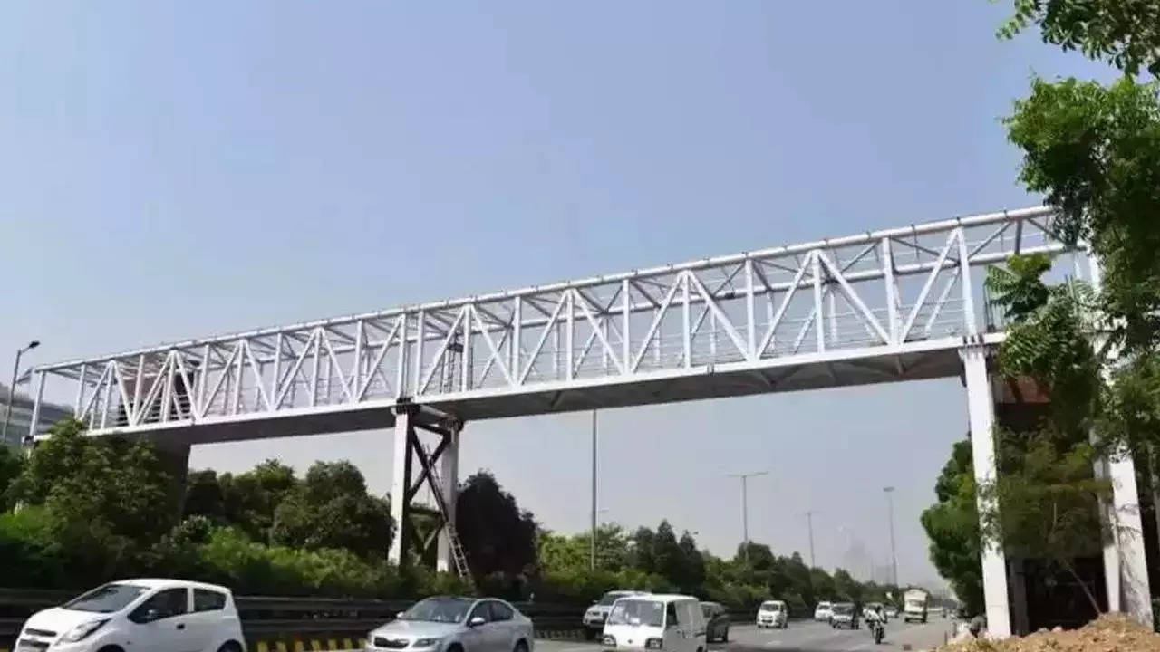Noida to test footbridges, poles after Mumbai billboard deaths