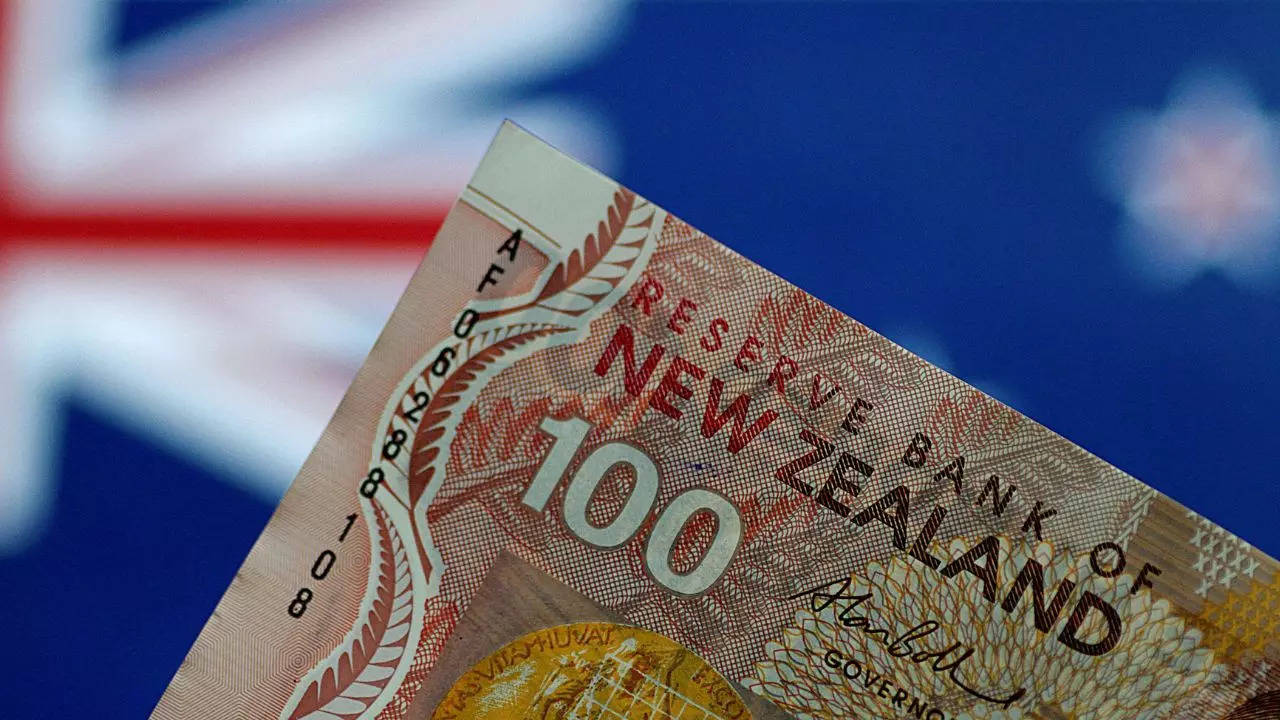 Australia, NZ dollars run out of puff, ponder rate outlooks
