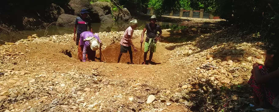 Even after HC rap, illegal sand mining on in Ragada, say locals