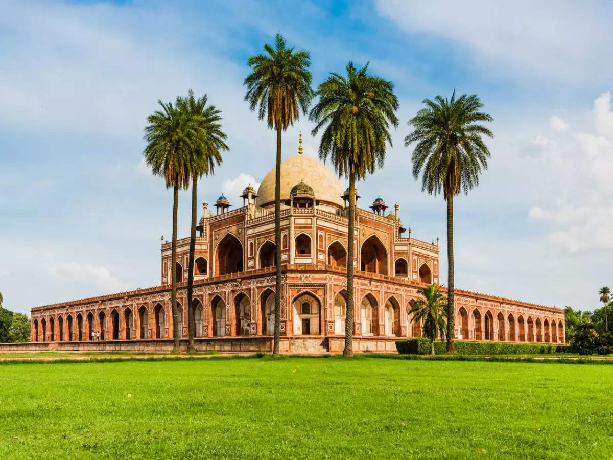 6 biggest Mughal monuments ever made in India!