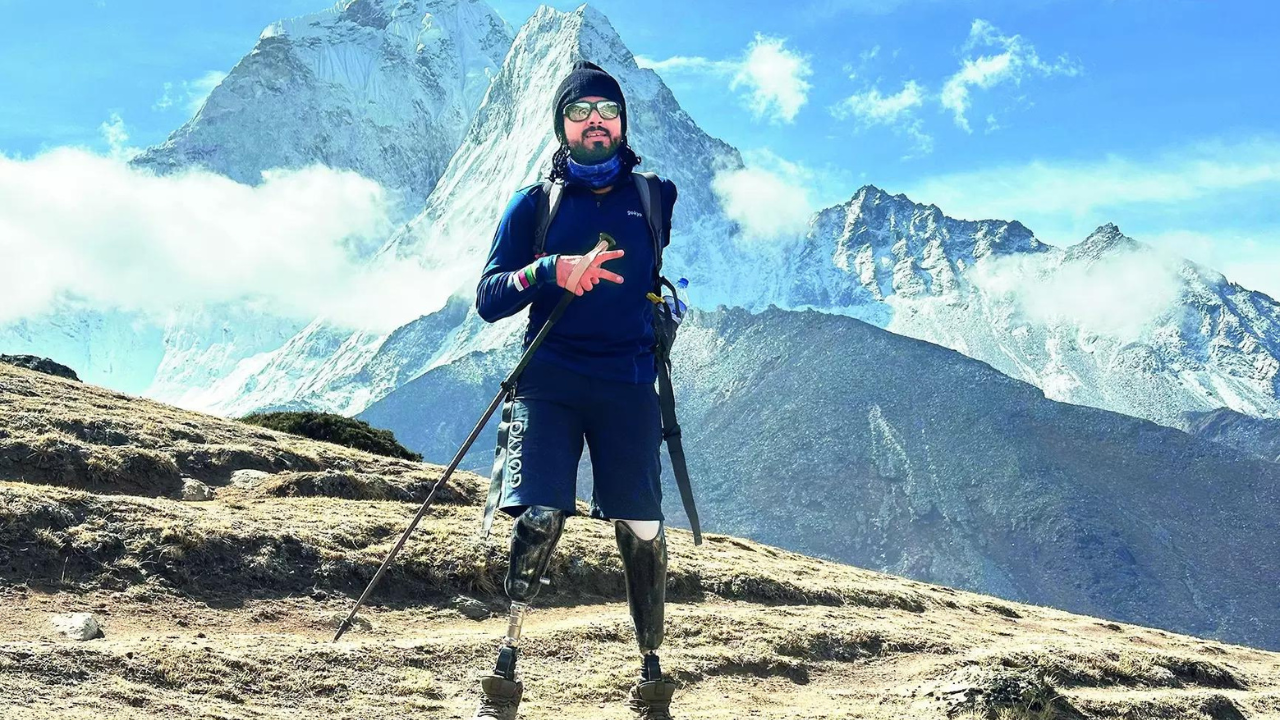 Triple amputee treks up to Everest base camp