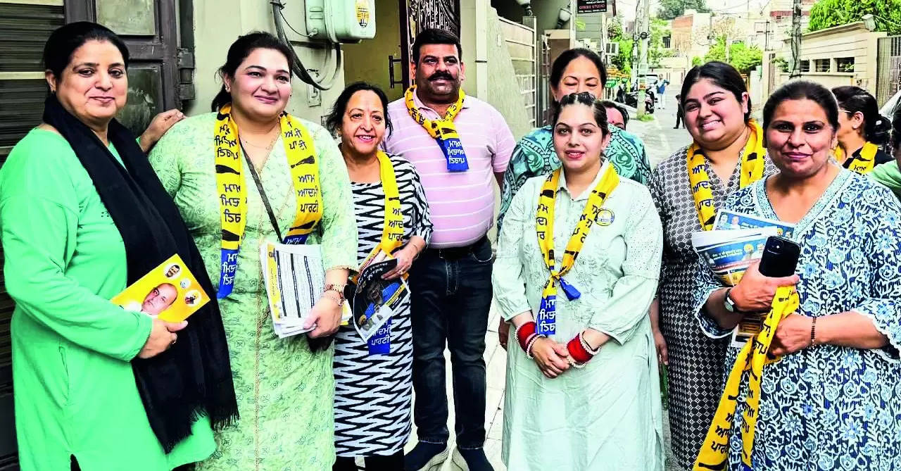 For AAP leader too, daughters fly home for campaign boost