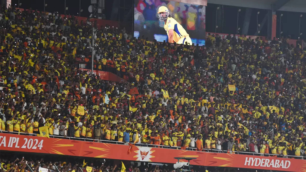 'Extraordinary': IPL coach shocked by '48K Dhoni shirts' in CSK's away game
