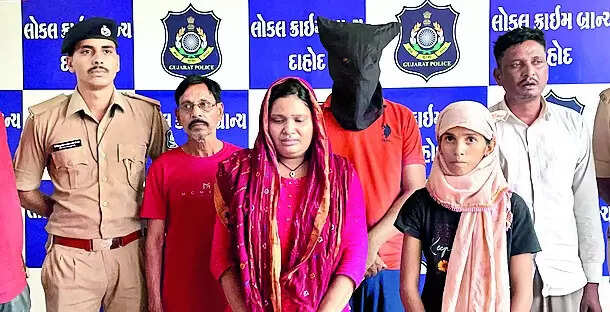 Cops probe possibility of larger trafficking racket