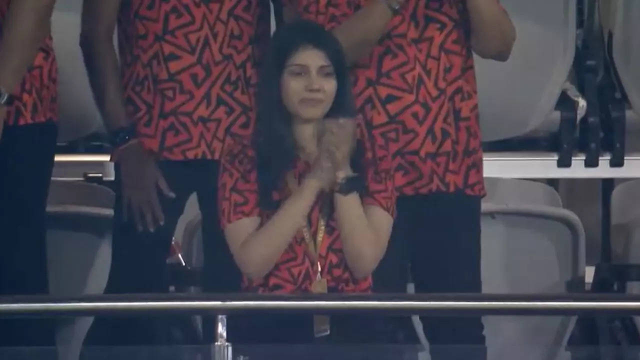 SRH co-owner Kavya in tears after team's big loss in IPL final. Watch