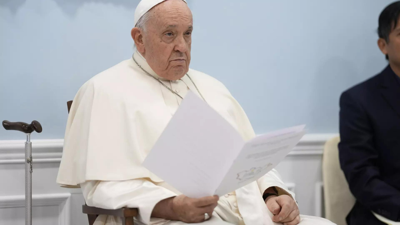 Pope Francis used vulgar Italian word to refer to LGBT people