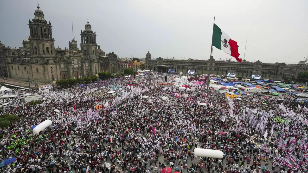 Bloodshed mars final day of Mexico election campaigns