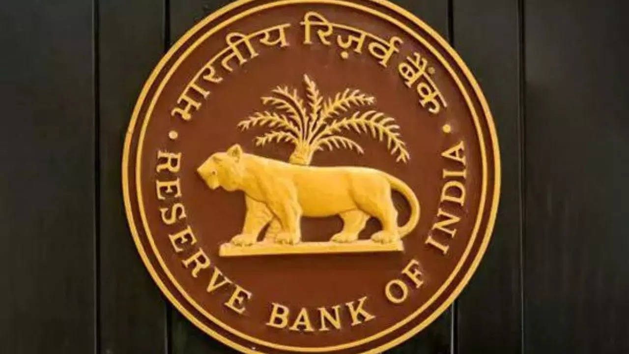Card, online frauds surge 5x to Rs 1.5k crore in FY24: RBI