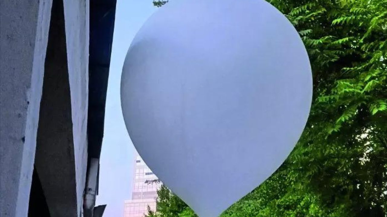 Why did North Korea bombard the South with trash balloons?