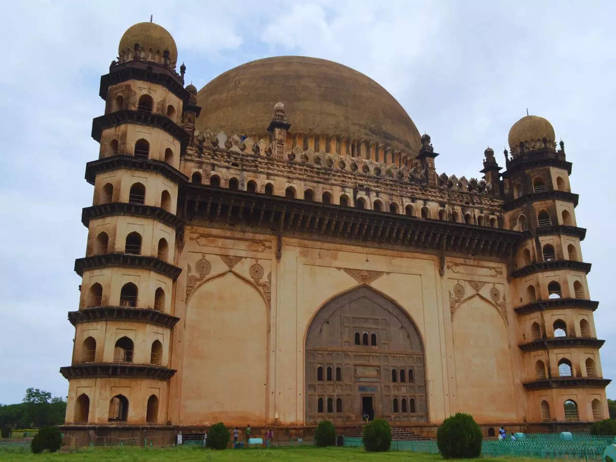 Gol Gumbaz in Bijapur: Karnataka’s magnificent architectural marvel