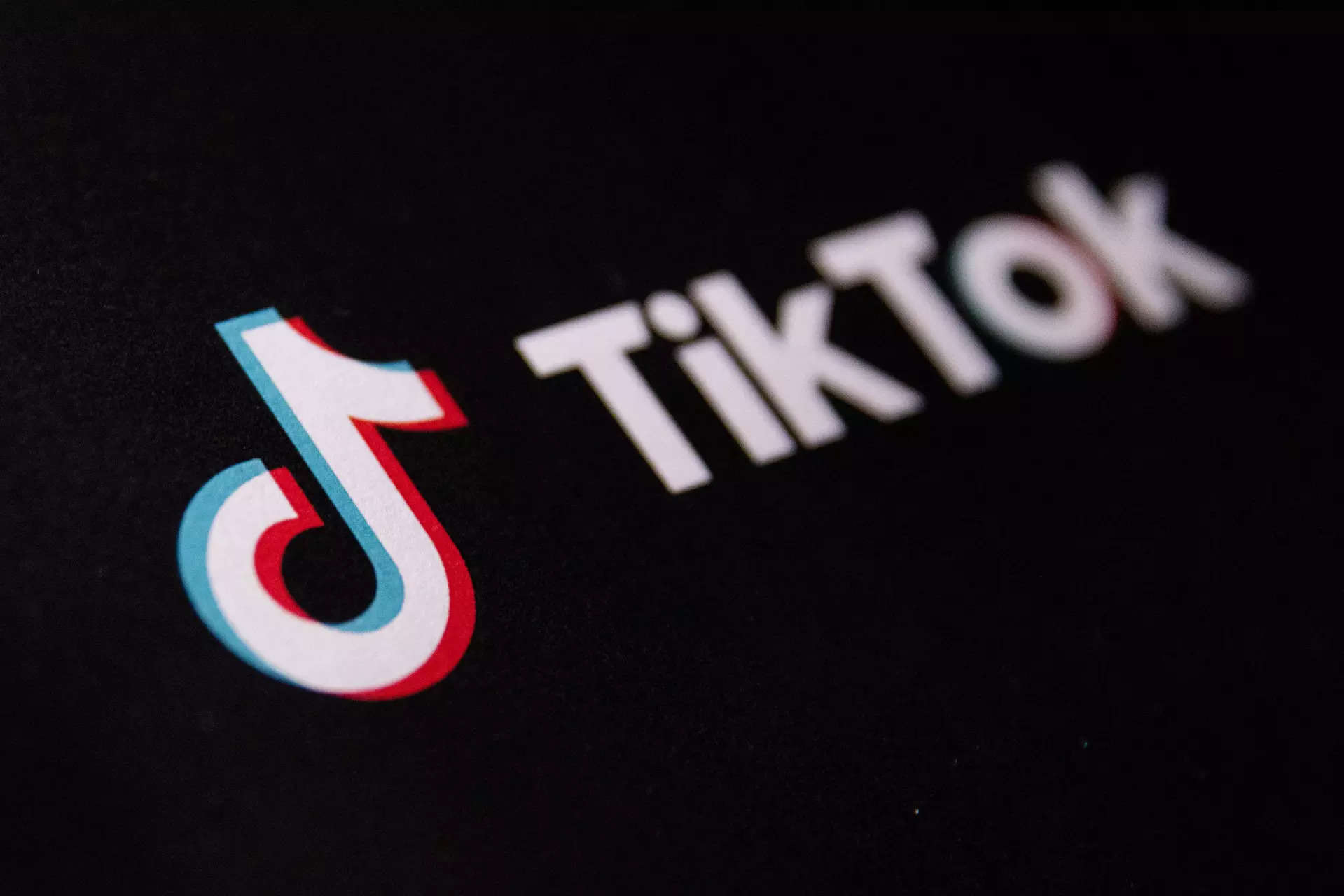 TikTok hack hits Paris Hilton, CNN, other high-profile a/cs