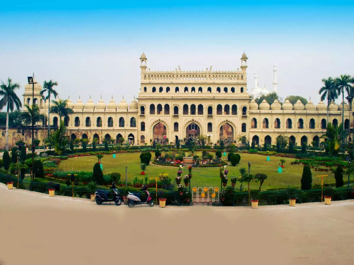 Why is a visit to Lucknow a must for every traveller?