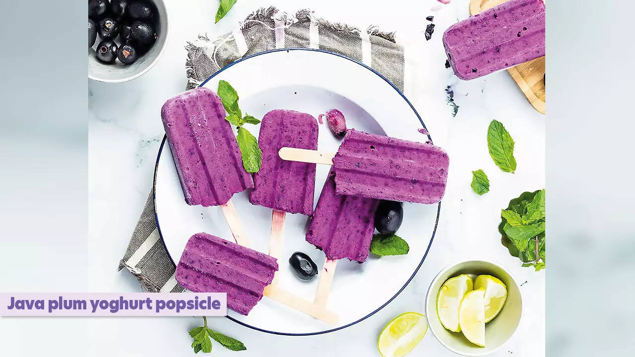 Jamun yoghurt popsicles are a refreshing summer treat (Pic: @sundarivijay_)
