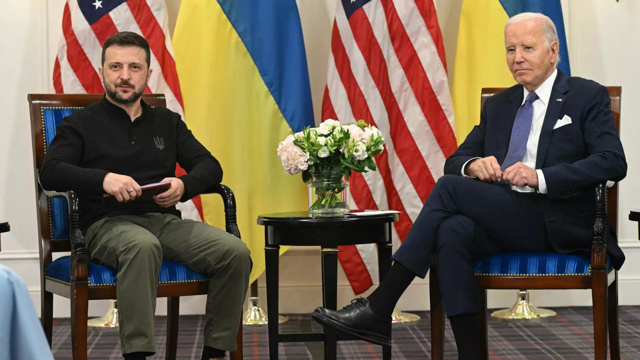 Biden announces $225 million in new aid for Ukraine at Paris talks with Zelenskyy