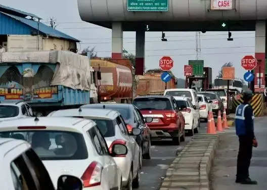 Mumbai-Ahmedabad highway work 'shoddy', locals stop toll collection