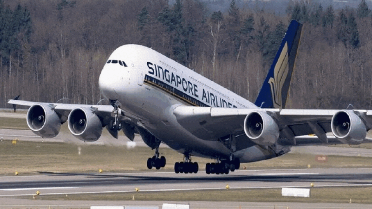 Singapore Airlines offers compensation of $10,000 to passengers hurt by extreme turbulence
