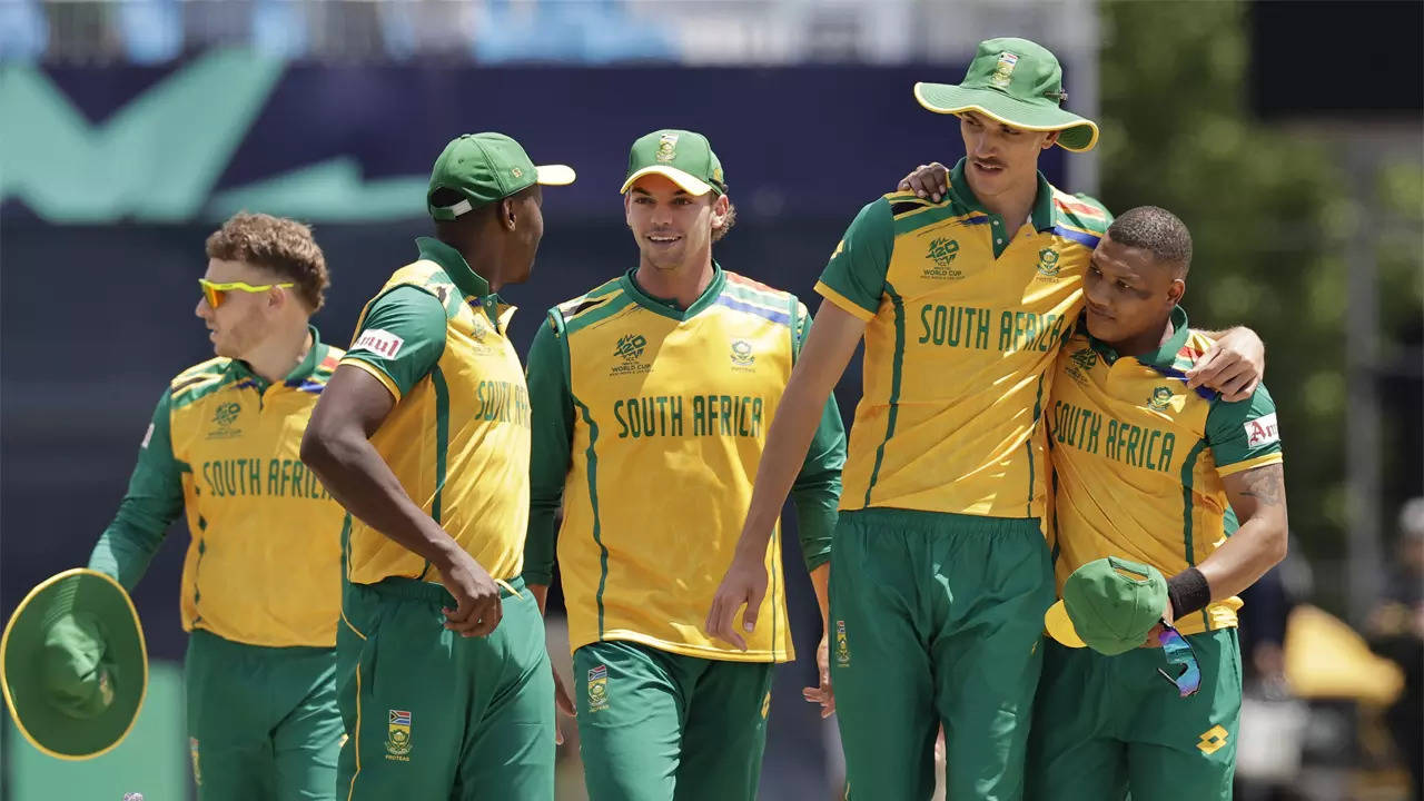 South Africa become the first team to qualify for Super Eight stage