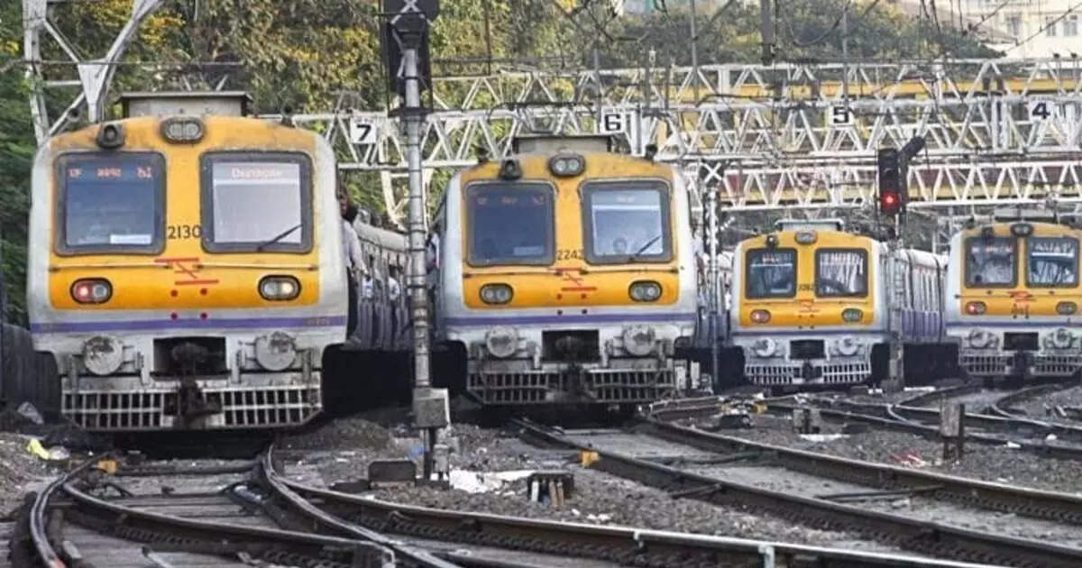 Glitch in signalling system hits Mumbai local train services on Main line