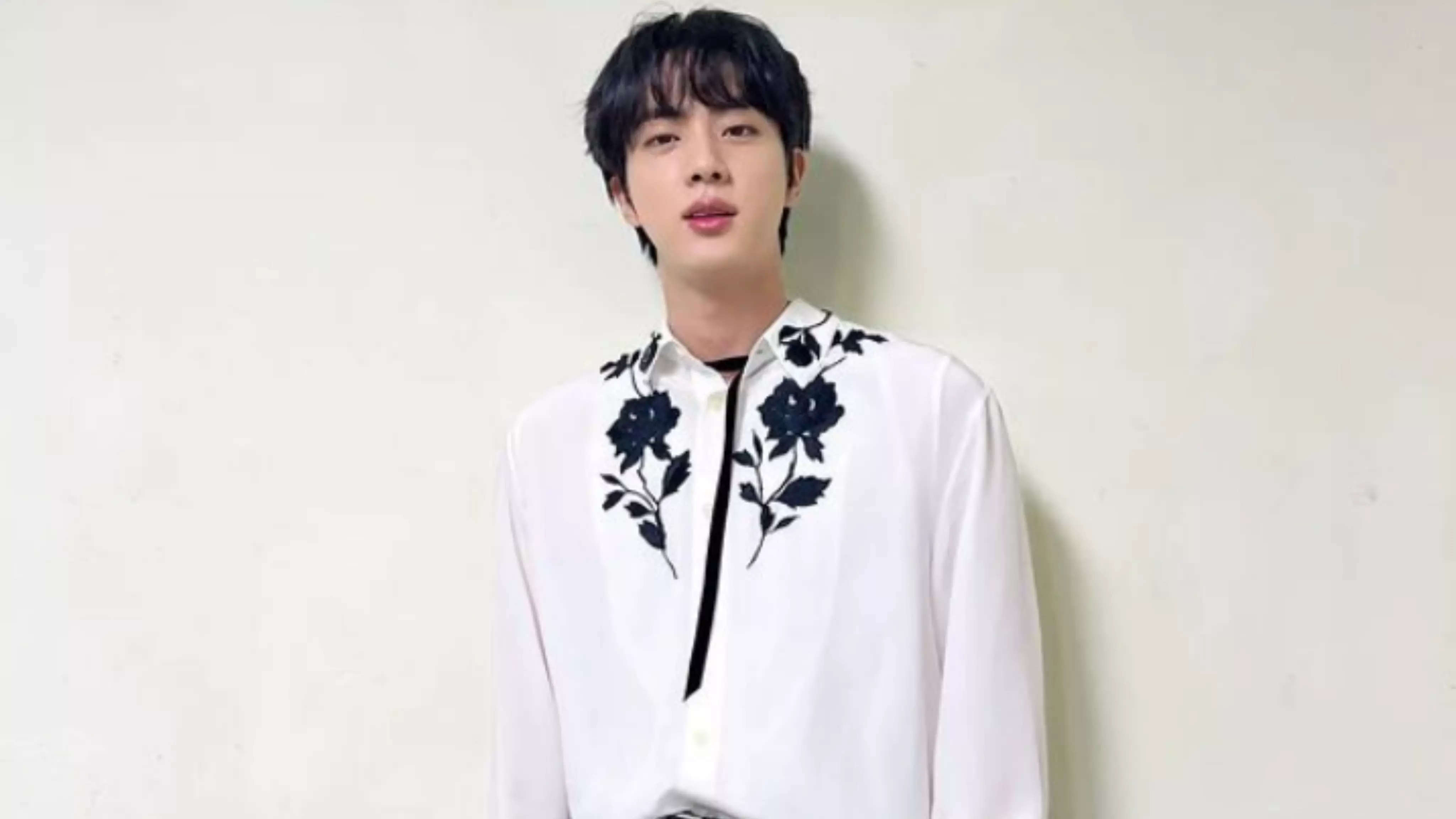 BTS' Jin's first post-military live crashes