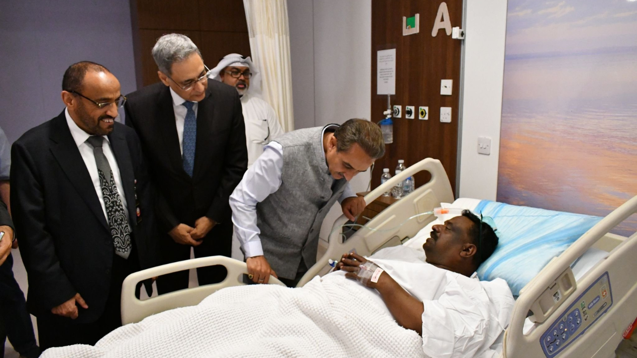 MoS Kirti Vardhan Singh visits injured Indians at Kuwait hospital