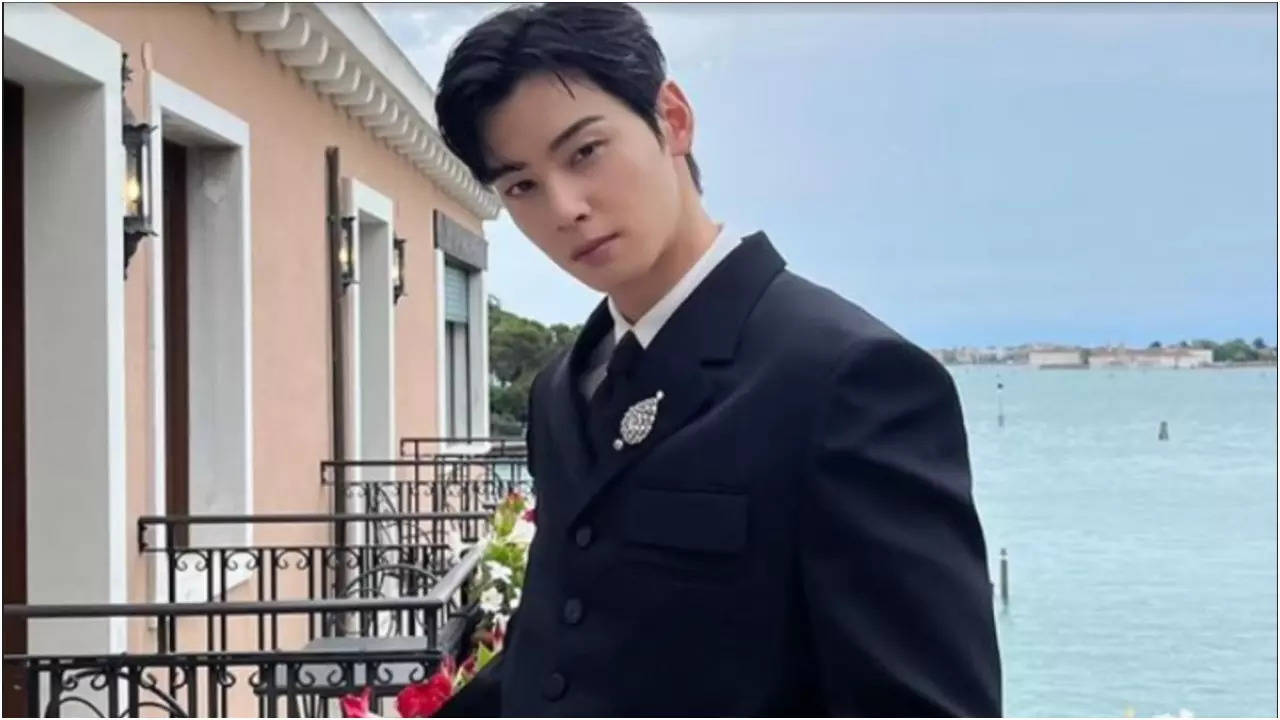 Cha Eun Woo stuns in style at Gala dinner in Italy