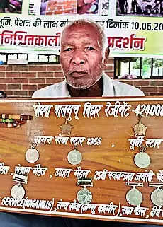 Indo-Pak war veteran resumes fight for govt promised land
