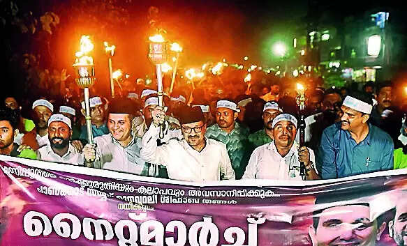 Attempt to implement uniform holy mass in churches triggers protests