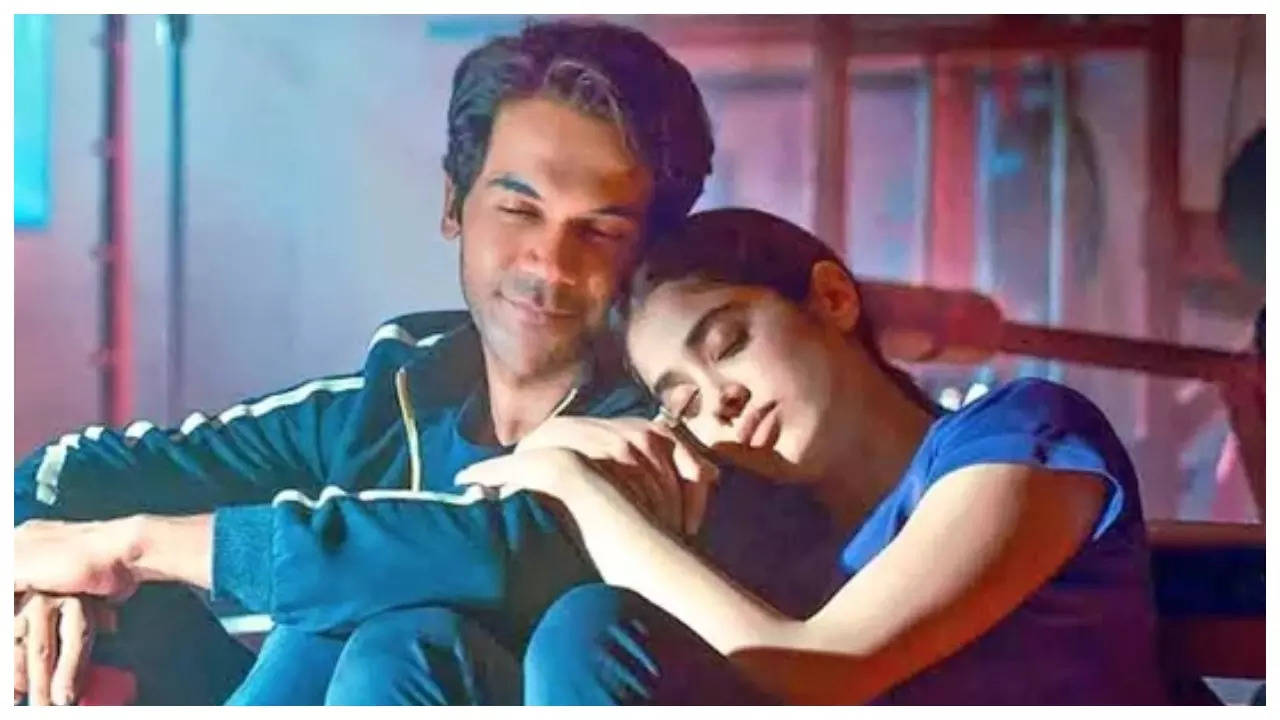 Mr. & Mrs. Mahi box office collection: Janhvi Kapoor and Rajkummar Rao starrer struggles to cross Rs 35 crore mark | Hindi Movie News Filmymeet