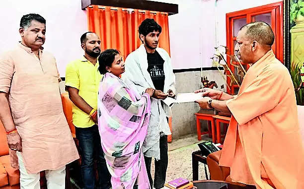 CM Yogi Adityanath extends financial help to families of Kuwait fire victims