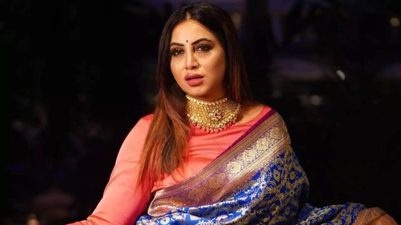 Arshi Khan: My Eid day begins with the smells of mom's delicious cooking and ends with receiving Eidi from my dad and brothers