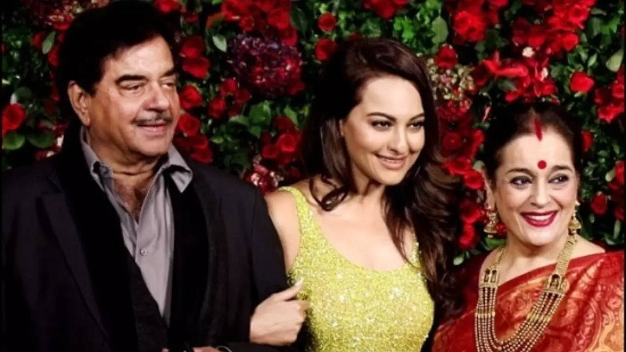 When Sonakshi Sinha said that Shatrughan Sinha doesn't want her to leave the house after getting married: 'He wants to bring my husband to our house' | Hindi Movie News Filmymeet