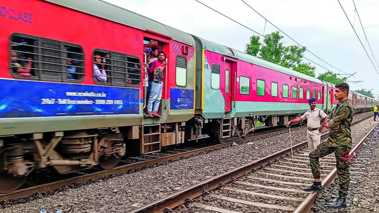 Kanchanjunga Express accident: 900 men defy rain, toil 22 hrs to restore tracks