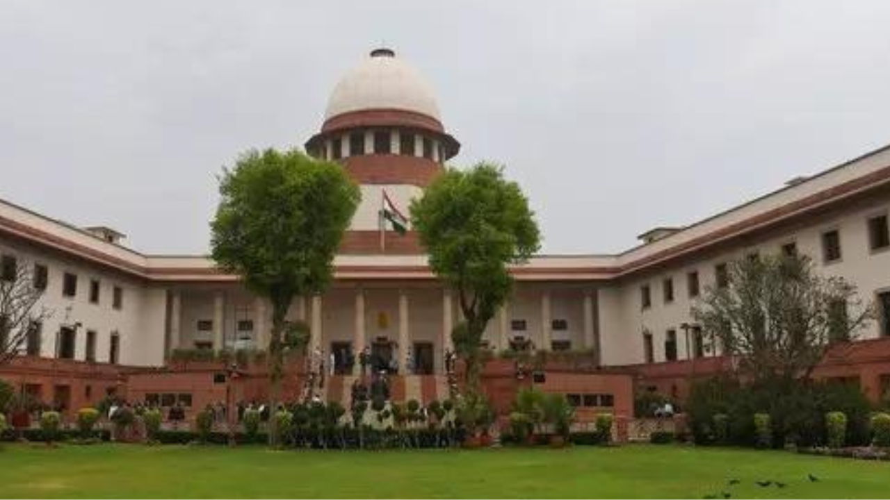 SC stays proceedings before HCs on pleas against NEET exam leak