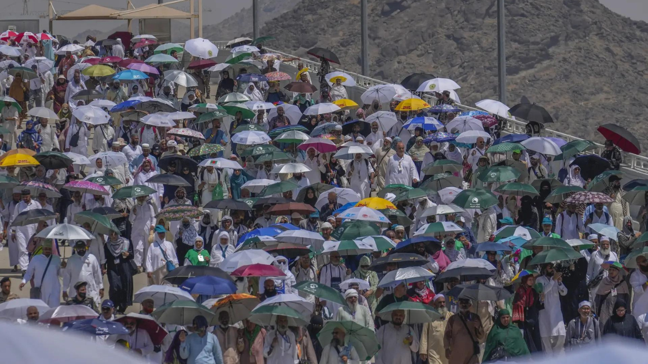 Death toll tops 1,000 after hajj marked by extreme heat