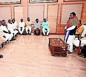 Servitors assure CM of timely rituals