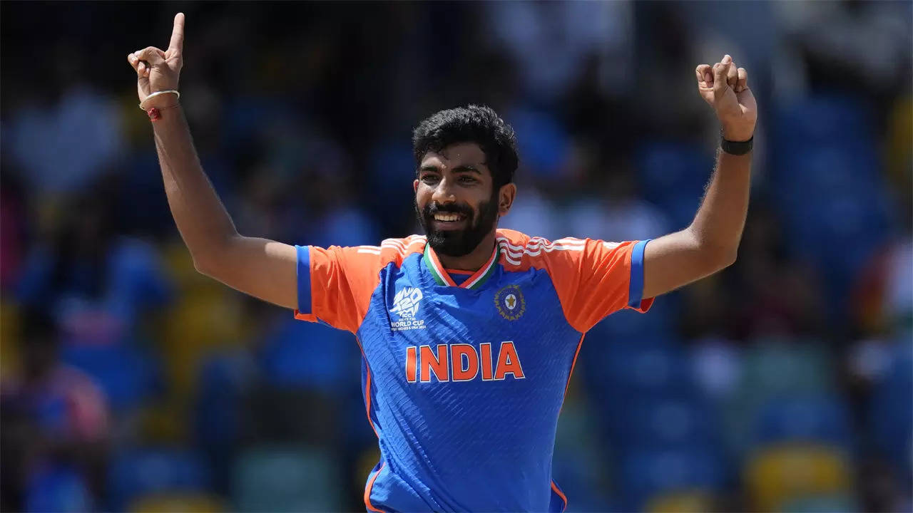 'Bowling coach doesn't...': Axar reveals how Paras handles Bumrah