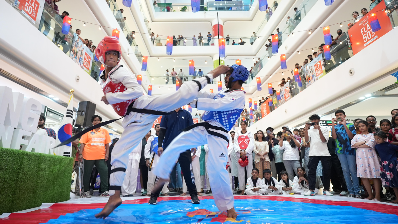 Korean fair opens doors of K-pop, ramen in city