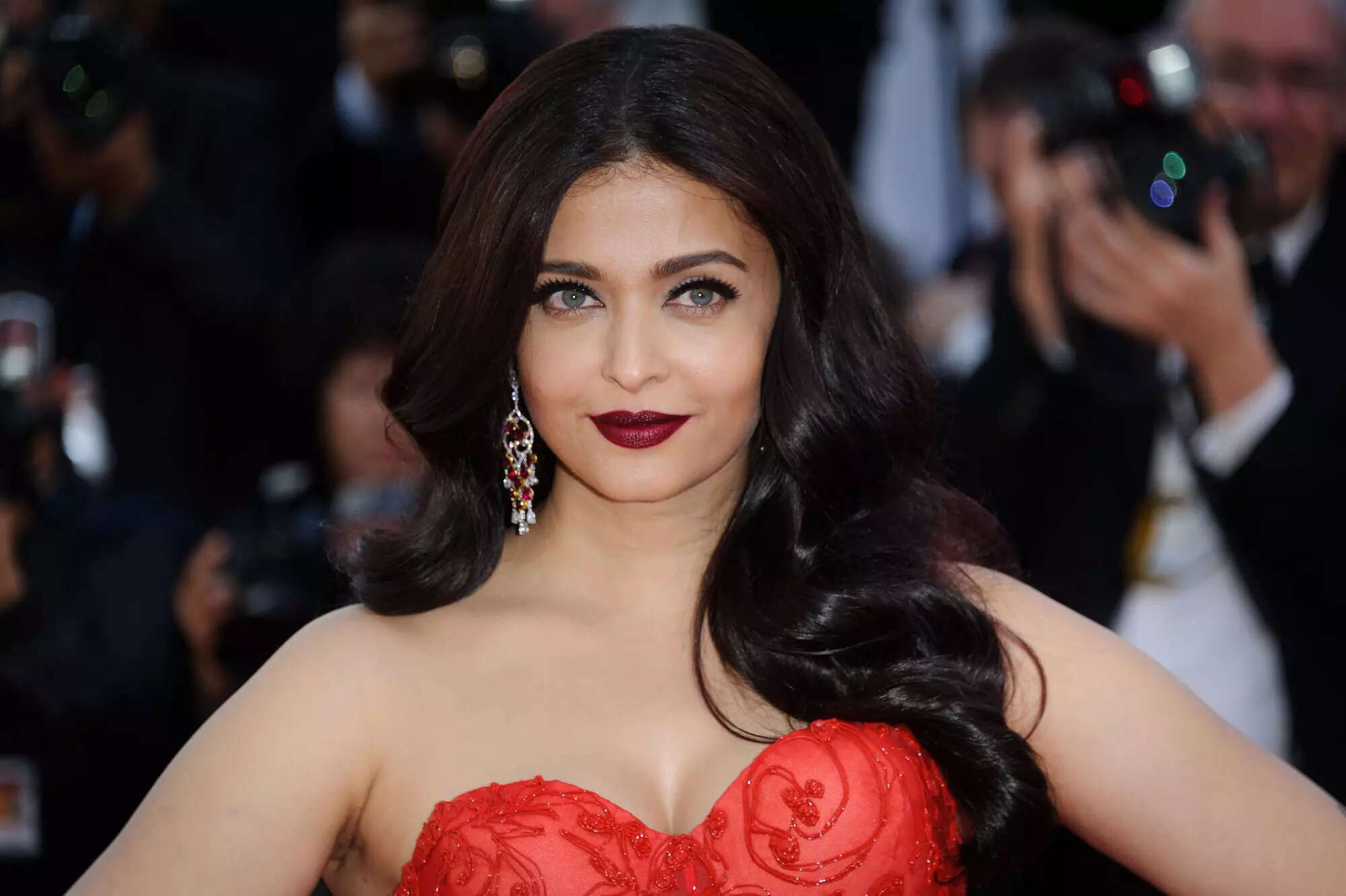 aishwaryarai-bollywood-hair-waves